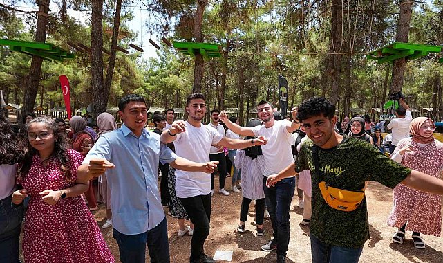 YKS'ye girecek öğrencilere moral pikniği