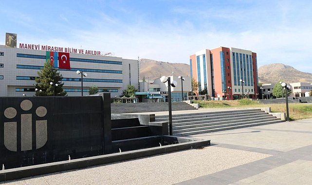 YÖKAK'tan İnönü Üniversitesi'ne akredite