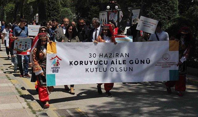 Yozgat'ta koruyucu aile farkındalık yürüyüşü gerçekleştirildi