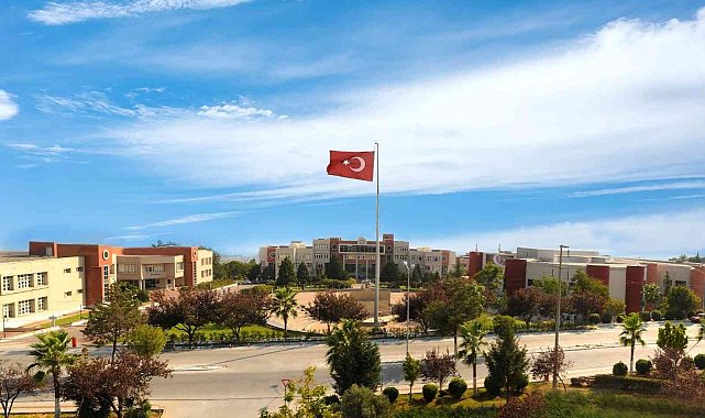 ADÜ'nün ilk "turuncu bayrağı" Eğitim Fakültesi'nin oldu