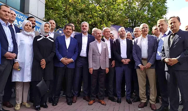 AK Parti'nin "Yüz Yüze 100 Gün" programı Küçükçekmece'de devam etti