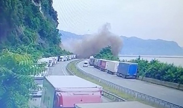 Artvin'in Kemalpaşa ilçesinde heyelan böyle geldi