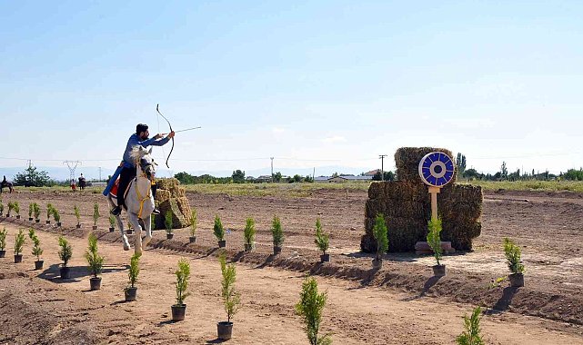 Atlı Okçuluk Doğu Grubu çeyrek final müsabakaları Akşehir'de başladı