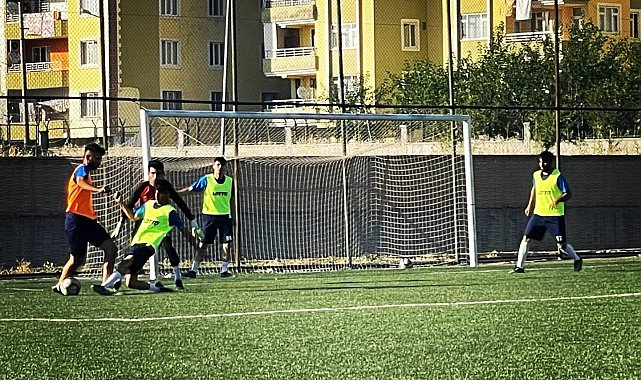 Bağlar Belediyespor'da 11 oyuncu A takımla idmana çıkacak