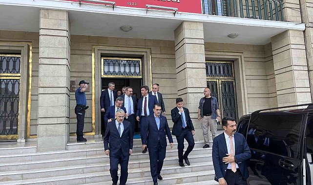 Bakan Dönmez, Vali Ayyıldız'ı makamında ziyaret etti