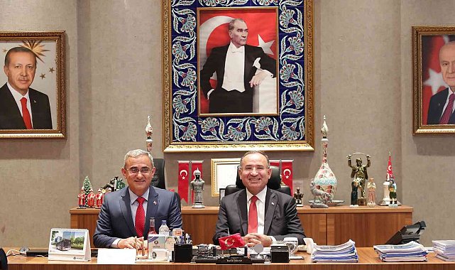 Başkan Işık, Bakan Bozdağ'a Kütahya'da yapılan yatırımlar ve uygulamalar için teşekkür etti