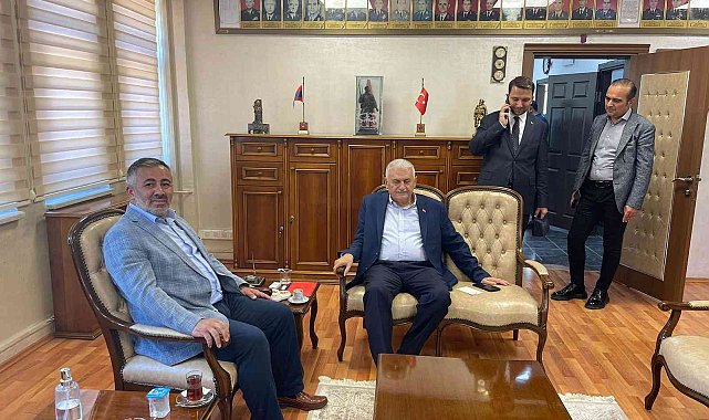 Binali Yıldırım'ı taşıyan helikopter Bilecik'e acil iniş yaptı