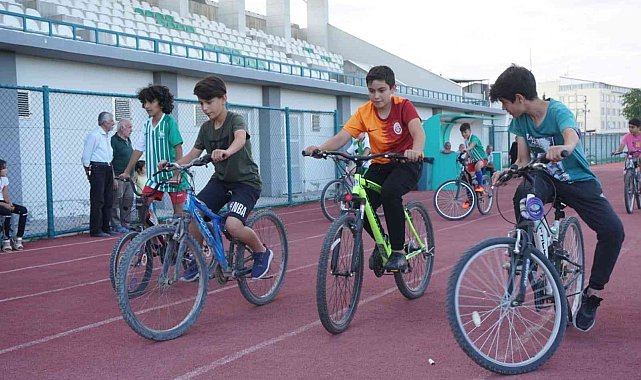 Çivril'de Yaz Spor Okulları çocuk ve gençlerle buluştu