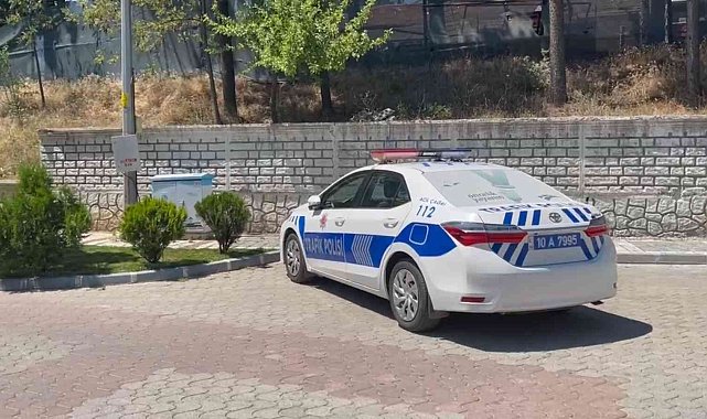 Dursunbey'de bıçaklı kavga: 2 ölü, 1 yaralı