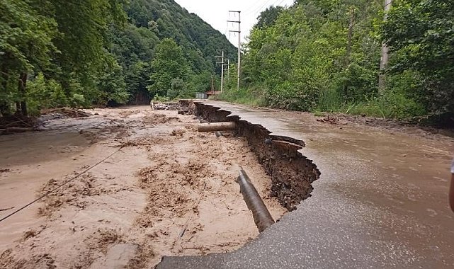 Düzce'de selde 11 köprü ve 15 menfez zarar gördü