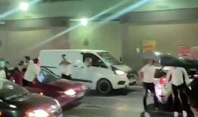 Esenyurt'ta asker eğlencesinde yine yol kapattılar