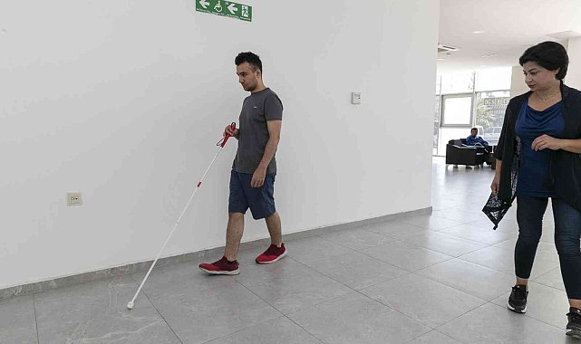 Görme engelli bireylere 'bağımsız hareket becerileri' kursu