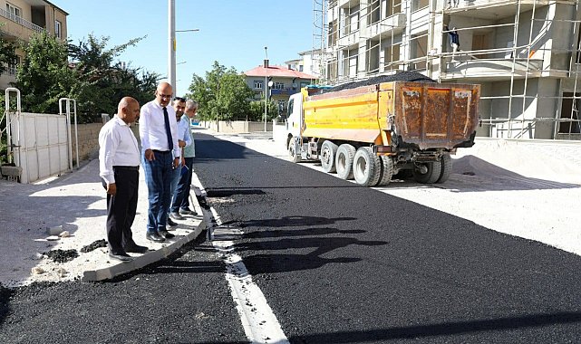 İpekyolu Belediyesi'nden yoğun asfalt mesaisi