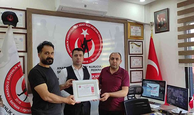 İş insanı Ekremoğlu'na onur belgesi verildi