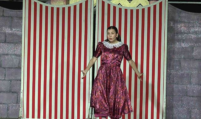 Kadıköy'de çocuklar tiyatro festivalinde doyasıya eğlendi