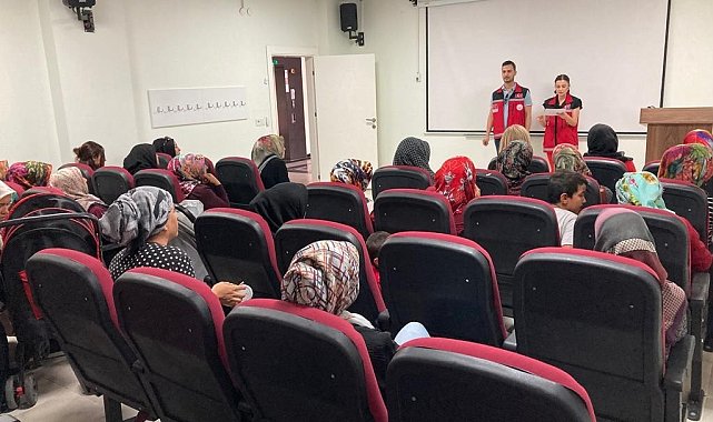 Kadın Gelişim Merkezi'nde koruyucu aile günü kutlandı