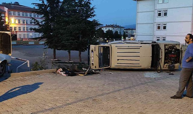 Kastamonu'da iki otomobil çarpıştı: 1 yaralı