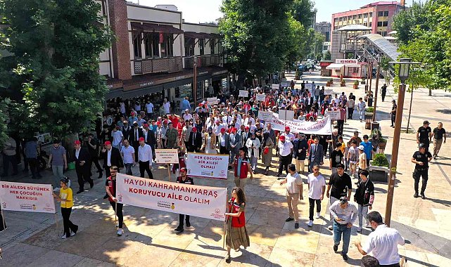 Koruyucu Aile Günü'nde farkındalık yürüyüşü