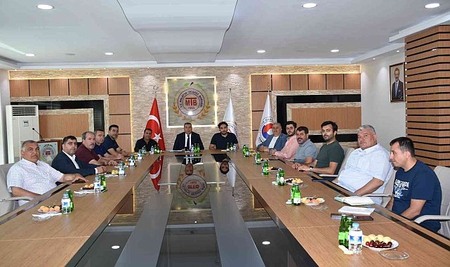 Kuruyemiş sanayicilerinden Malatya Ticaret Borsası'na ziyaret