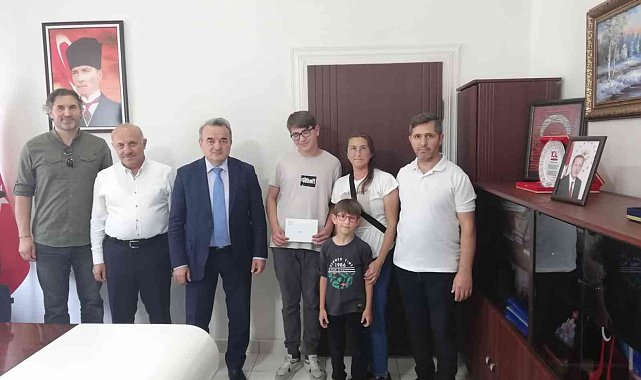 LGS'de il ve ilçe birincisi oldu