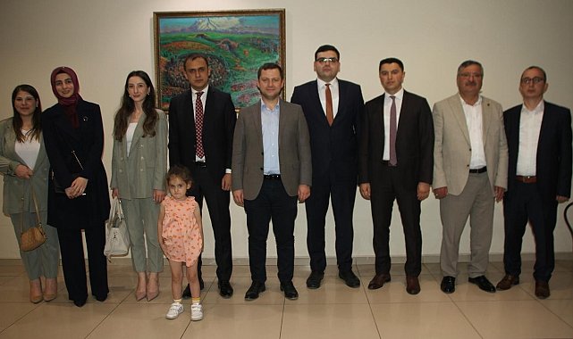 Malazgirt'te Adliyesi'nde tayinleri çıkan savcı ve hâkime veda yemeği verdi