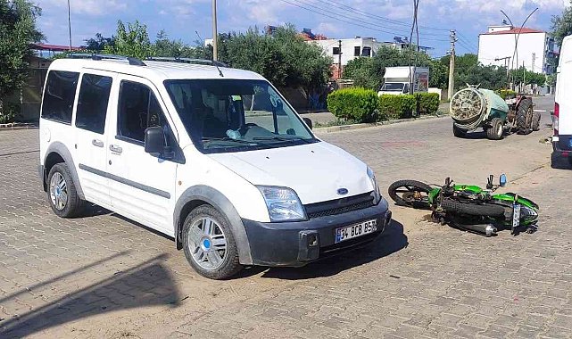 Manisa'da otomobil ile motosiklet çarpıştı: 2 yaralı