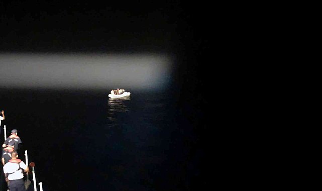 Marmaris'te 9 göçmen kurtarıldı