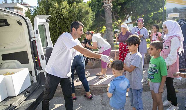 Mersin'de çocukların dondurması belediyeden