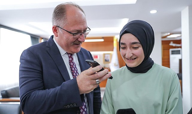 Milli Eğitim Bakanı Özer'den LGS Türkiye birincilerine tebrik