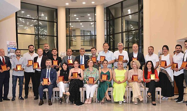 Ordu'da Yılın En'leri ödüllerini aldı