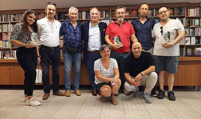 "İzmir Baba" imza gününde anıldı