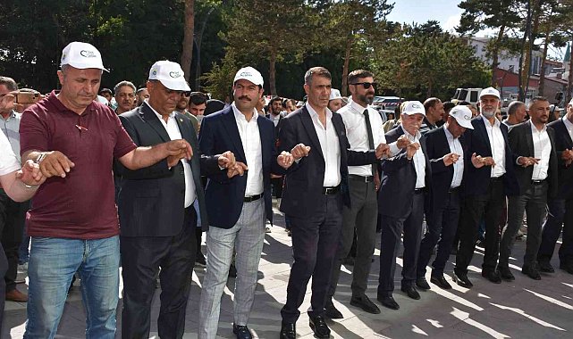 "Tatvan Doğu Anadolu Fuarı Kültür ve Sanat Festivali" kortej yürüyüşüyle başladı