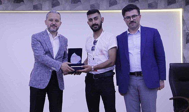 Sağlık Müdürü Yılmaz, gençlere tecrübelerini paylaştı