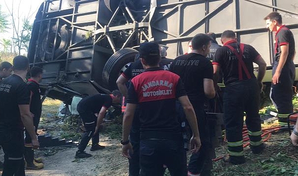 Son Dakika: Bodrum'a giden yolcu otobüsü  Kırklareli'nde  devrildi: 6 ölü, 25 yaralı