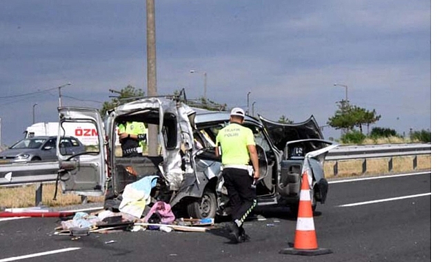 SON DAKİKA: Tekirdağ'da feci kaza! Baba ile ikiz çocukları hayatını kaybetti!