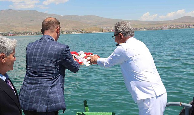 Tatvan'da Kabotaj Bayramı törenle kutlandı