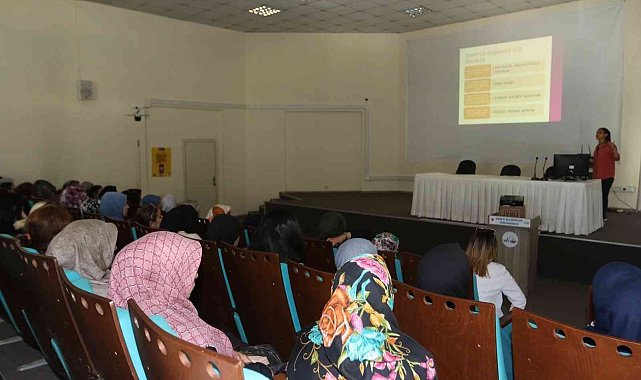 Van'da 'Gönülden Gönüle Dost Sohbetleri' devam ediyor