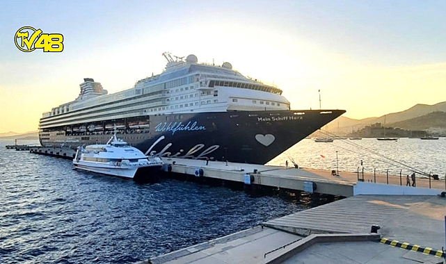 2 bin 509 Yolcu Taşıyan Mein Schiff Bodrum'a Demir Attı