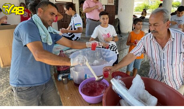Bodrum'da cami bahçesinde kar şerbeti ikram edildi