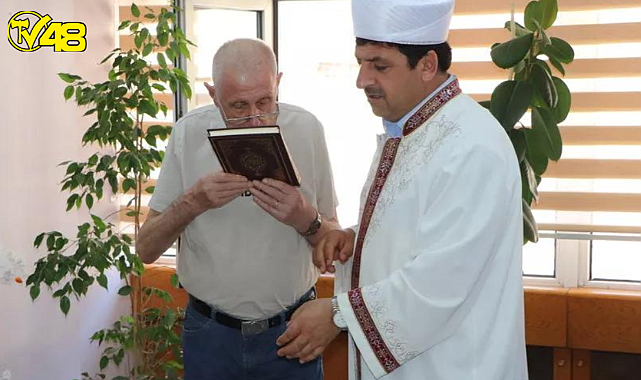Elazığ'a turist olarak gelmişti.İslam'ı seçerek Müslüman oldu