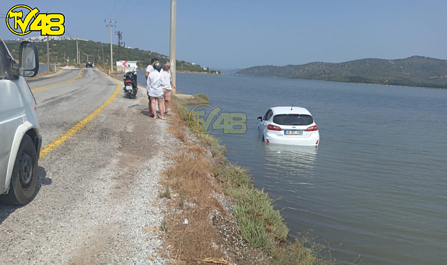 Milas'ın Boğaziçi Mahallesinde Araç Denize Uçtu
