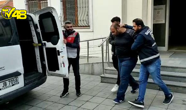 Bağcılar'da annesinin kafasını keserek balkondan atan cani tutuklandı