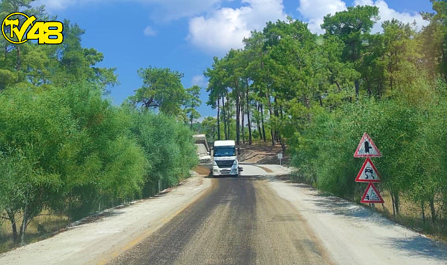 Büyükşehir, Seydikemer'de yol çalışmalarını sürdürüyor