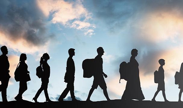 İsrail basınından birçok ülkenin uykularını kaçıracak iddia: Türkiye'deki binlerce sığınmacı Avrupa'ya geçmeye hazırlanıyor