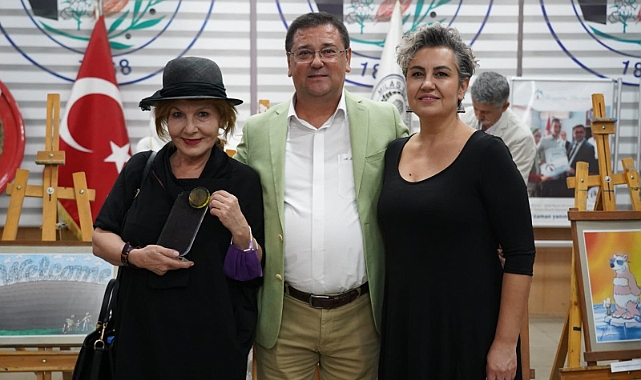 12 TURHAN SELÇUK KARİKATÜR YARIŞMASI'NDA ÖDÜLLER SAHİPLERİYLE BULUŞTU