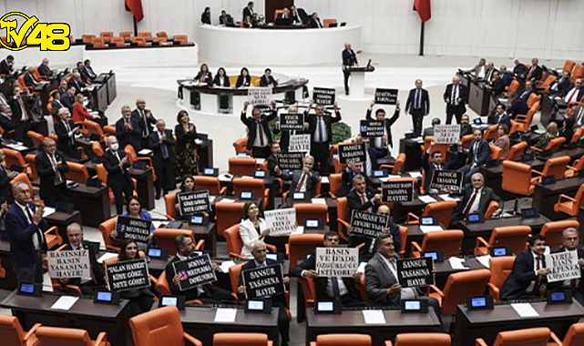 'Sansür Yasası'nda 12 Madde Daha Kabul Edildi