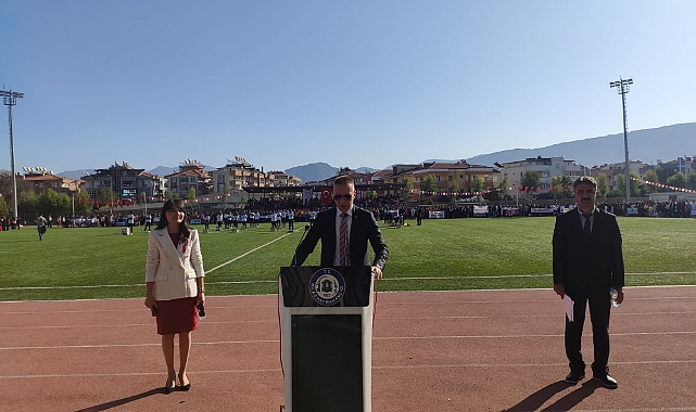 MİLAS'TA CUMHURİYET BAYRAMI KUTLAMALARI ŞEHİT METİN ÖZCAN STADYUMUNDA BAŞLADI