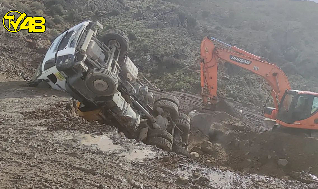 Bodrum'da Şantiyede Çalışan Kamyon Devrildi