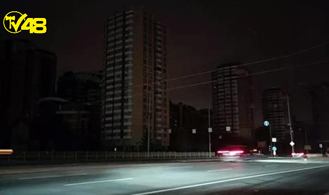 Ruslar bu sefer altyapıyı hedef aldı! Füze saldırısı sonrası Avrupa'da 2 ülke karanlığa gömüldü