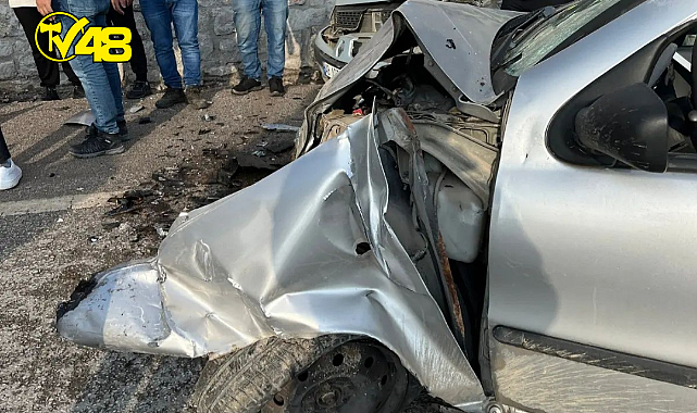 BODRUM ORTAKENT'TE ARAÇLAR KAFA KAFAYA ÇARPIŞTI